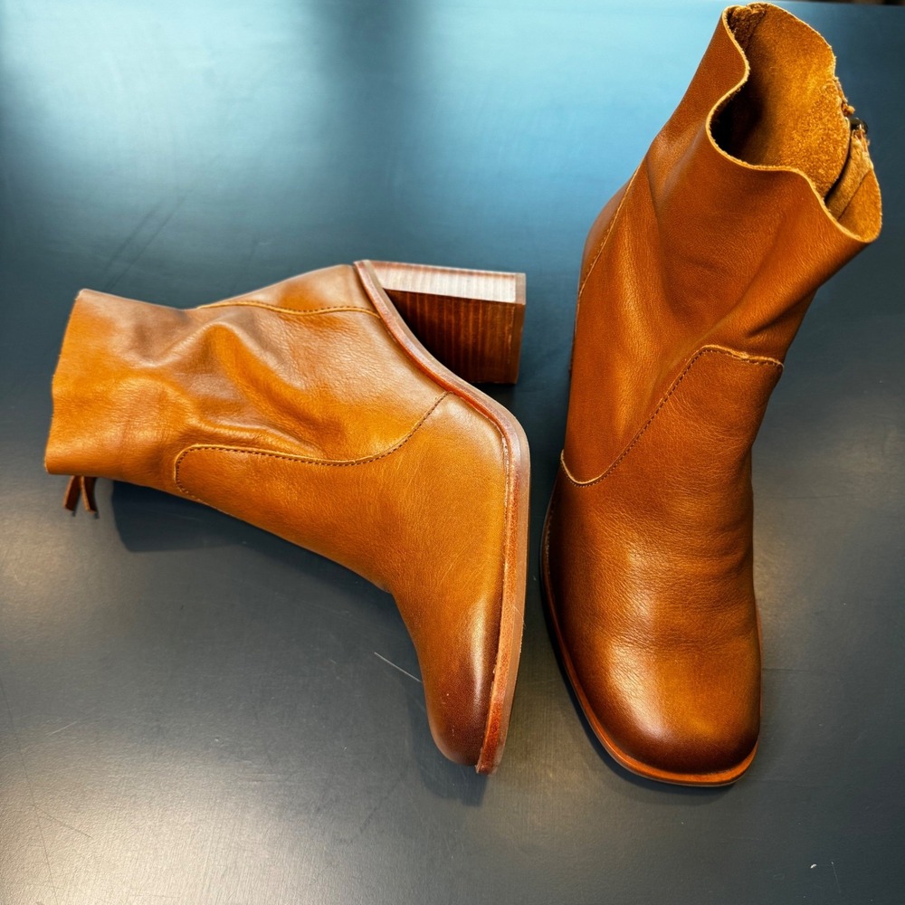 Sofft Women 7 M Cognac Tan Leather Side Zip Block Heel Ankle Boots Boho Western